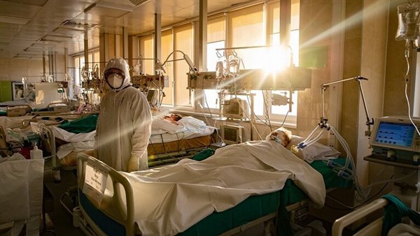 فيروس كورونا يتفشى