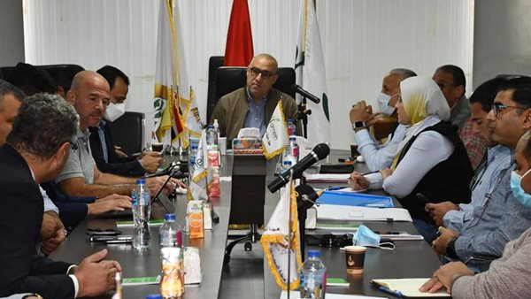 وزير الاسكان خلال