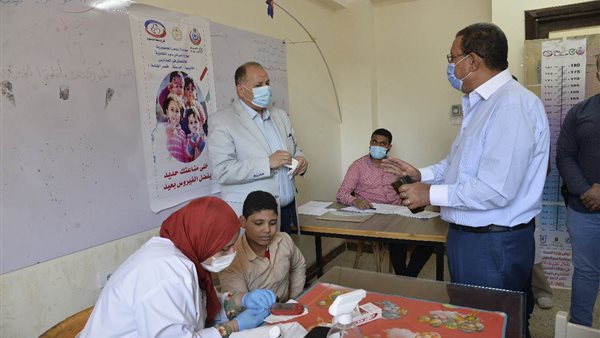 محافظ أسيوط خلال