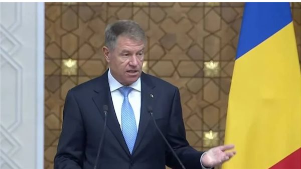  الرئيس الروماني