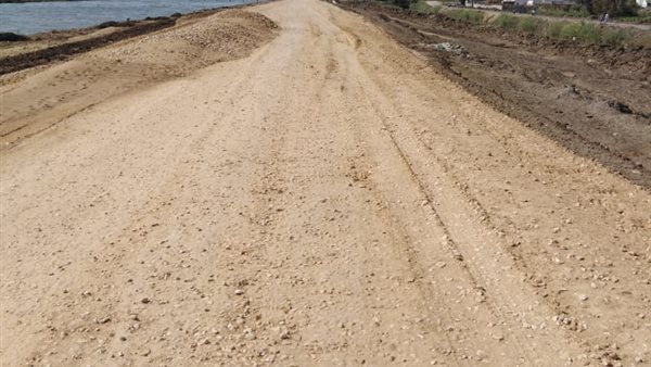 رصف طريق ترعة السلام