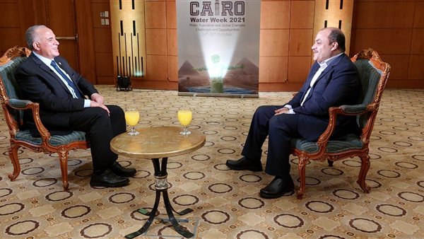 محمد الباز يستضيف