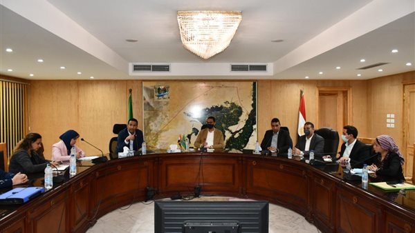 اجتماع محافظ الفيوم