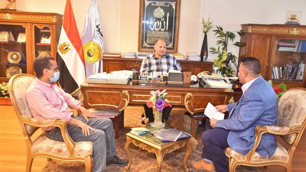 محافظ اسيوط خلال