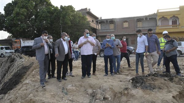 محافظ اسيوط خلال