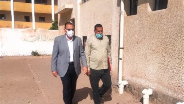 محافظ الشرقية خلال