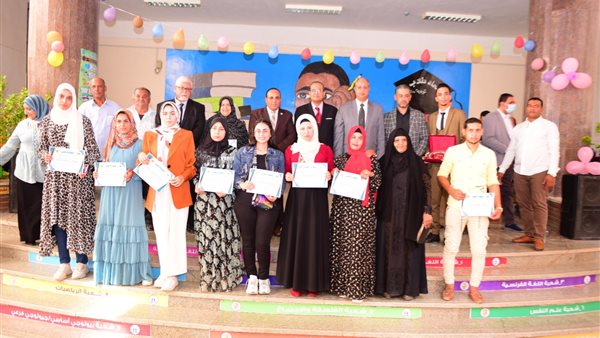 تربية سوهاج تحتفل