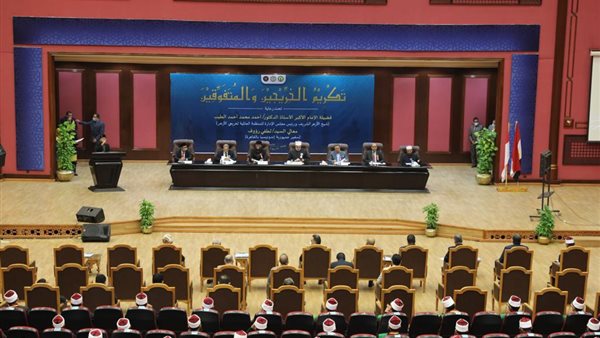 وكيل الأزهر يكرم