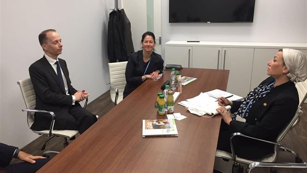 وزيرة البيئة خلال