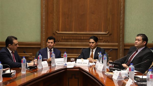 وزير الرياضة  والنائب