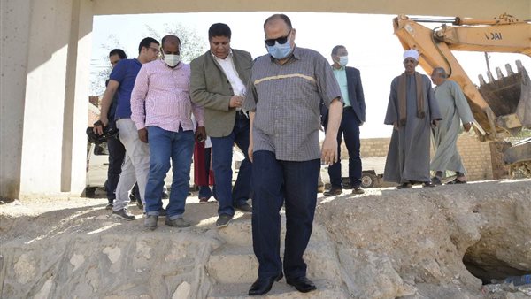 محافظ اسيوط خلال