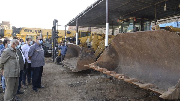 محافظ اسيوط خلال