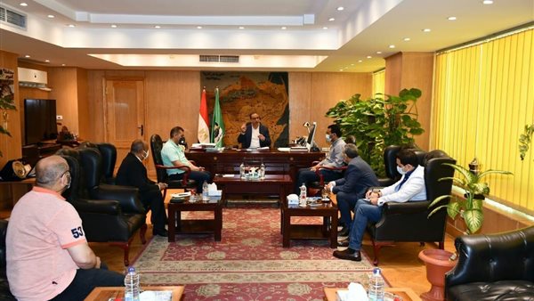 محافظ الفيوم خلال