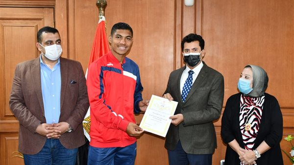 وزير الرياضة يكرم