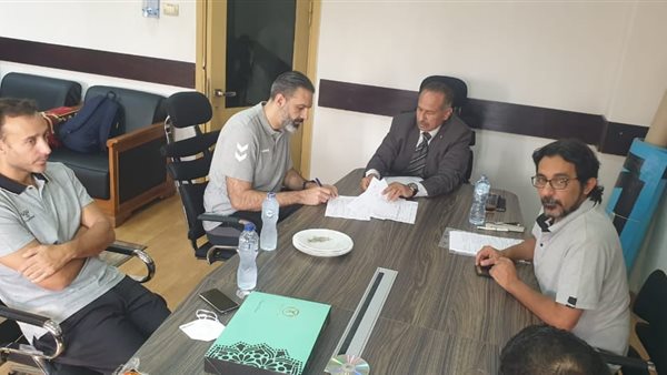 جانب من مراسم التوقيع