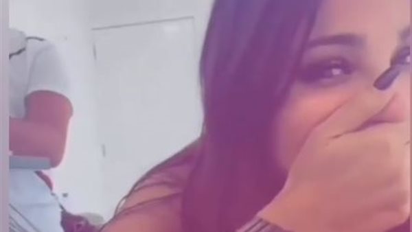 نادين أثناء الجلسة