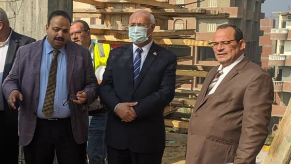 رئيس جامعة بنها خلال