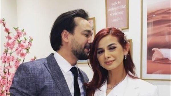 منة عرفة وطليقها