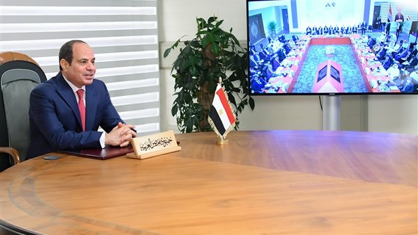 الرئيس خلال القاء