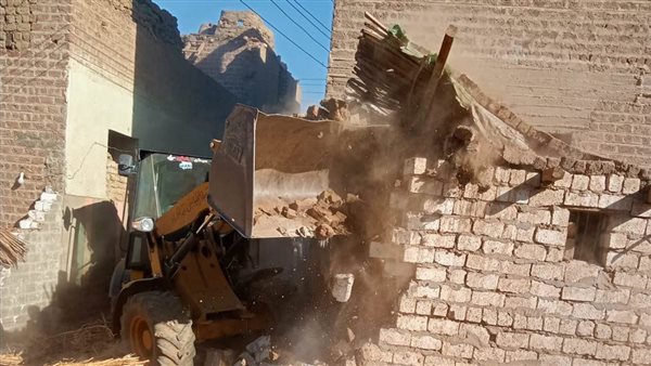 جانب من عمليات الازالة