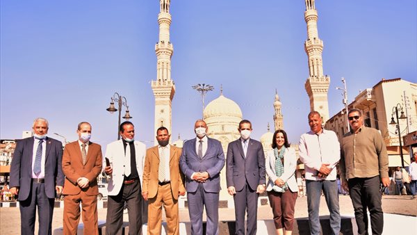 محافظ الغربية ووفد