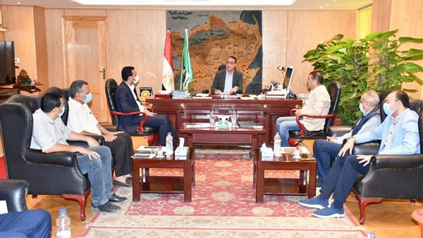 محافظ الفيوم خلال