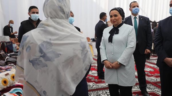 قرينة الرئيس خلال