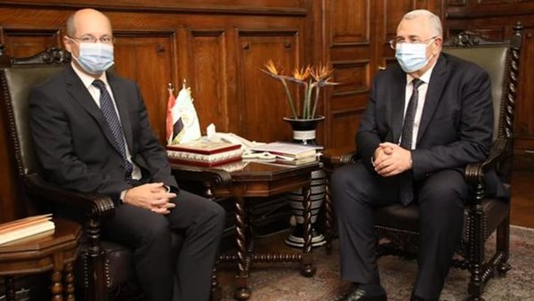 وزير الزراعة والسفير