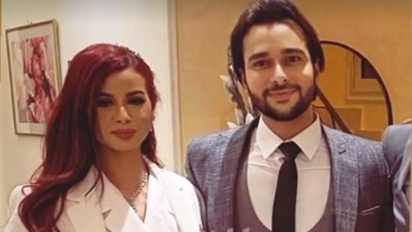 منة عرفة وزوجها