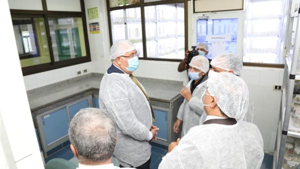 وزير الزراعة خلال