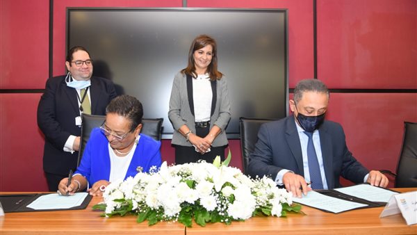 جانب من مراسم التوقيع