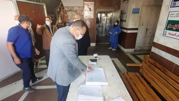 محافظ الشرقية خلال