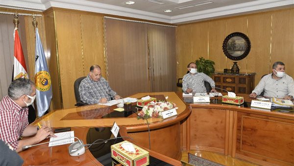 محافظ اسيوط خلال