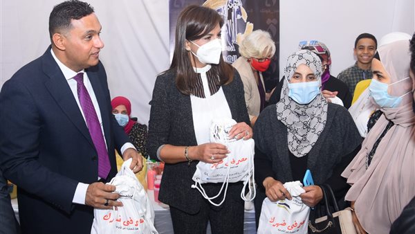 وزيرة الهجرة ومحافظ