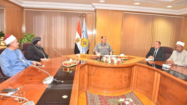 محافظ أسيوط خلال