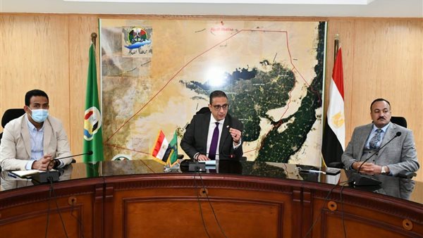 محافظ الفيوم خلال