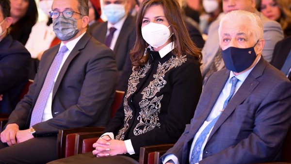 وزراء الهجرة والسياحة