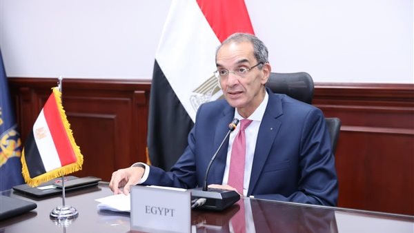 عمرو طلعت وزير الاتصالات