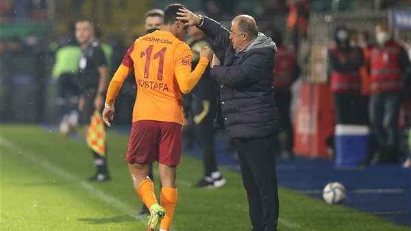 مصطفى محمد وفاتح