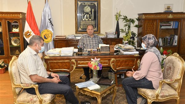 محافظ اسيوط خلال