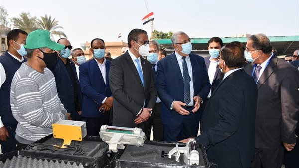 وزبر الزراعة ومحافظ