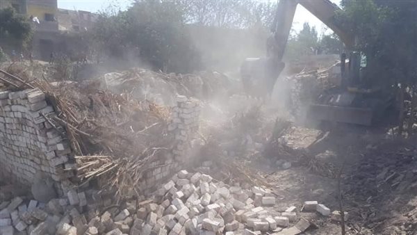 جانب من عمليات الازالة