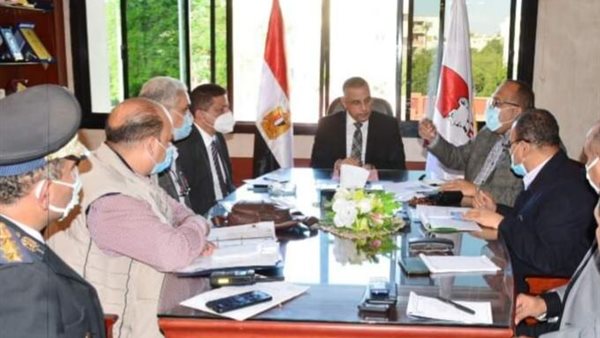 محافظ سوهاج خلال