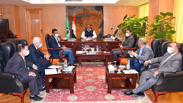 محافظ الفيوم خلال