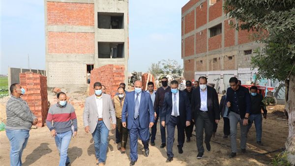 محافظ المنوفية خلال