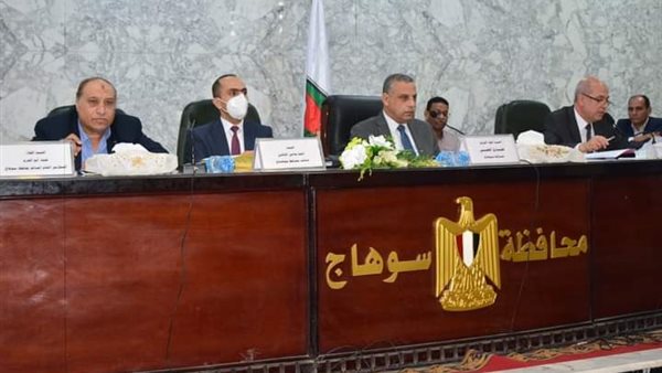 محافظ سوهاج خلال