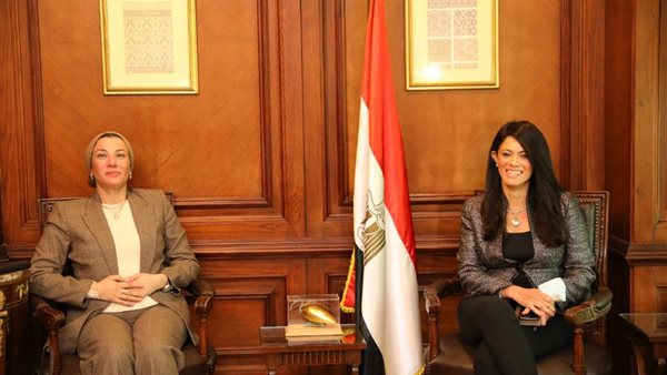 وزيرتا التعاون الدولى