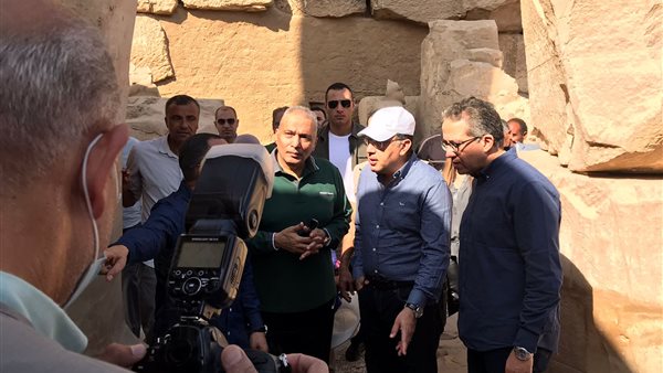 رئيس الوزراء ووزير