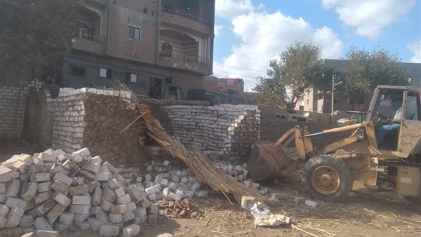 جانب من عمليات الازالة