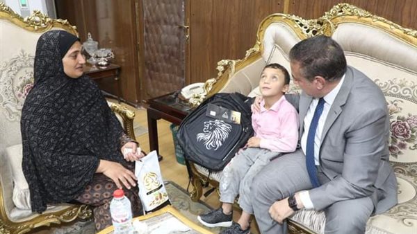 لقاء المحافظ بالمواطنة